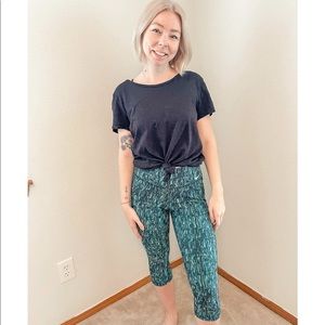 Nike size small,like new cropped active leggings!